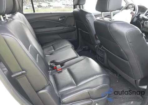 2017 Honda Pilot Touring z USA, uszkodzony, nr VIN 5FNYF5H95HB041397